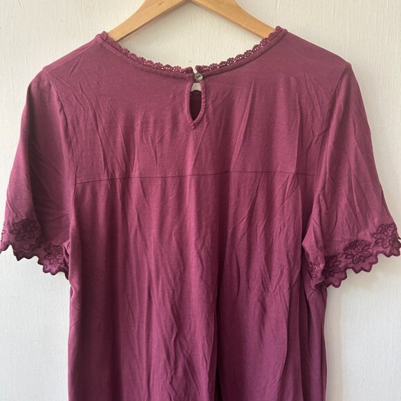 Logo Lori Goldstein Short Sleeve Top Womens Large Purple Keyhole Embroidered - Picture 8 of 8